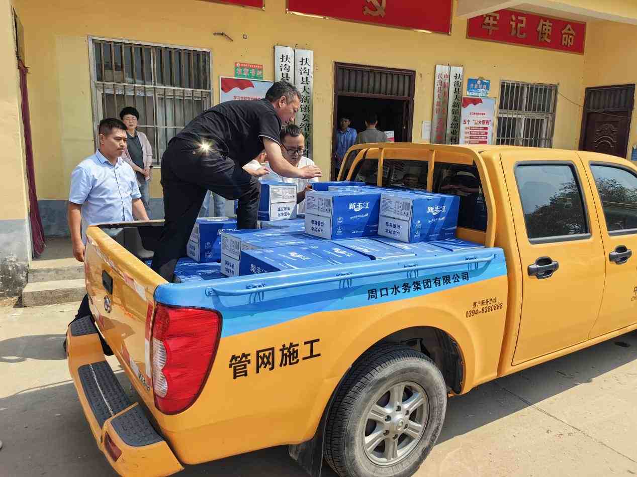 夏糧搶收正當(dāng)時，志愿服務(wù)暖民心